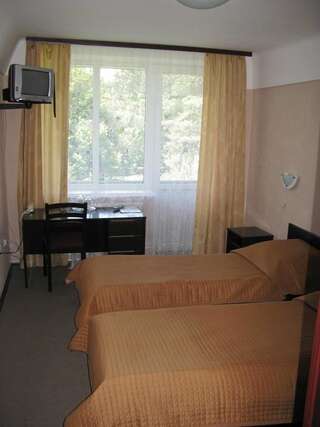 Мотели Motel Poltava Полтава Стандартный двухместный номер с 2 отдельными кроватями-3